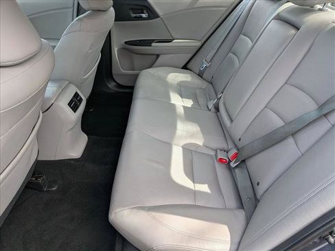 Used 2015 Honda Accord EX-L image 17