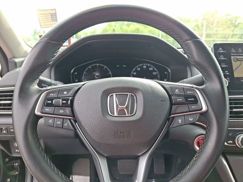 Used 2018 Honda Accord Touring image 17