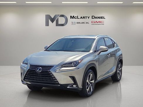 Used 2019 Lexus NX 300 FWD image 3