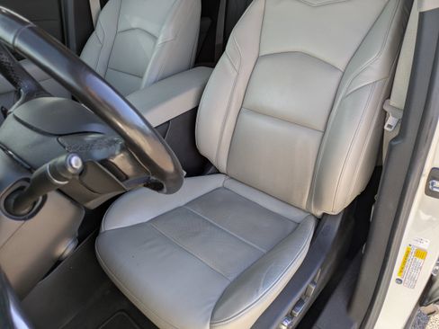 Used 2021 Cadillac XT4 Premium Luxury image 17