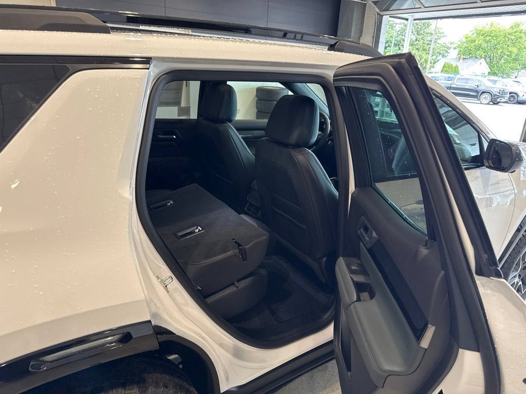 New 2027 GMC Terrain AT4 w/ Convenience Package III AWD/4WD image 16