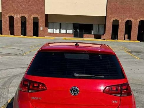 Used 2016 Volkswagen Golf S image 10