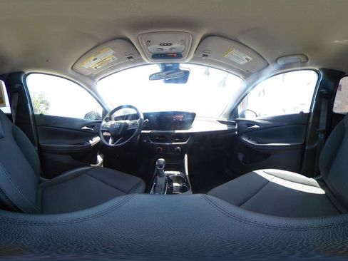 Used 2025 Buick Encore GX Preferred AWD/4WD image 36