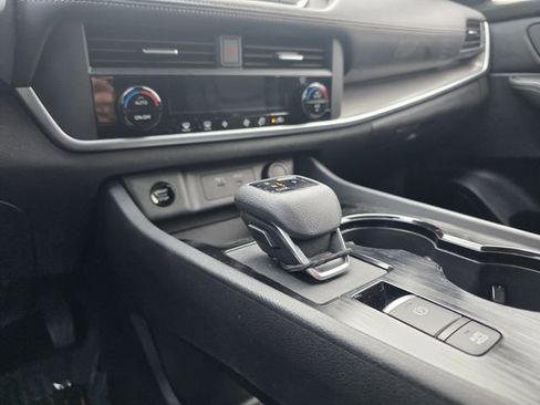 Used 2024 Nissan Rogue SV image 24