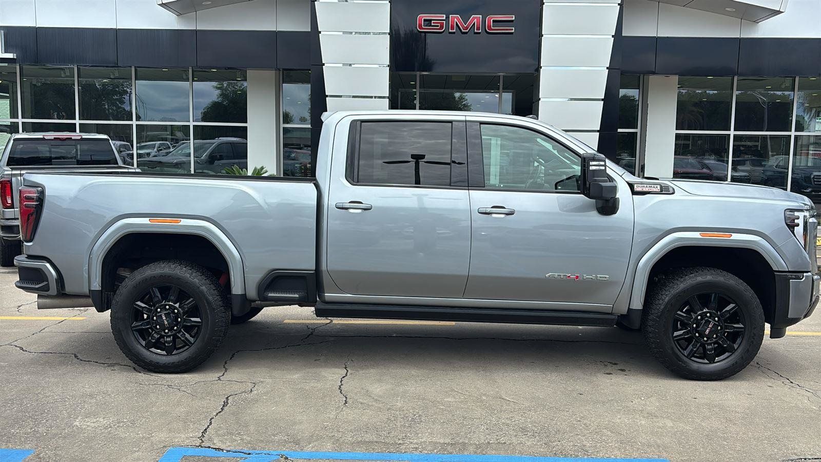 Certified 2024 GMC Sierra 2500 AT4 w/ AT4 Premium Plus Package AWD/4WD image 9