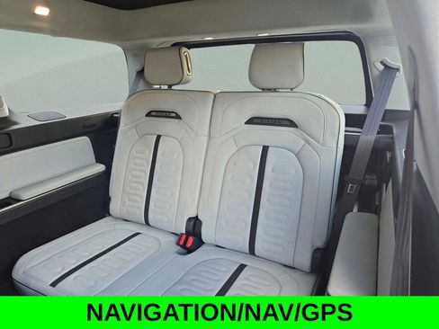 Used 2023 Rivian R1S Adventure image 17