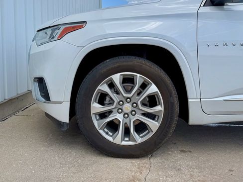 Used 2021 Chevrolet Traverse Premier w/ LPO, Floor Liner Package AWD/4WD image 30