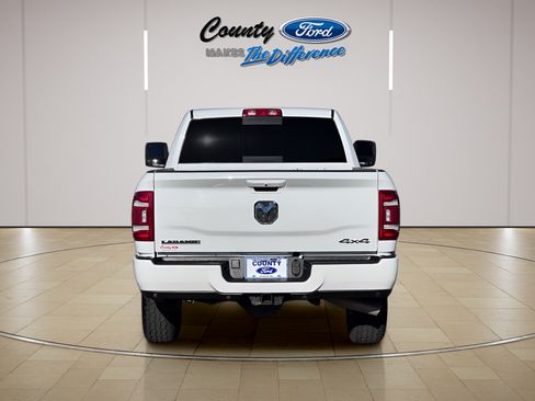 Used 2024 RAM 2500 Laramie AWD/4WD image 3