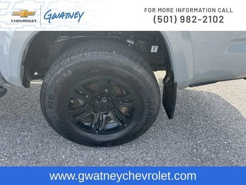 Used 2019 Toyota Tacoma TRD Sport w/ Technology Package AWD/4WD image 10