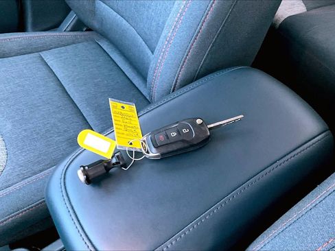 Used 2022 Ford Maverick XLT FWD image 14