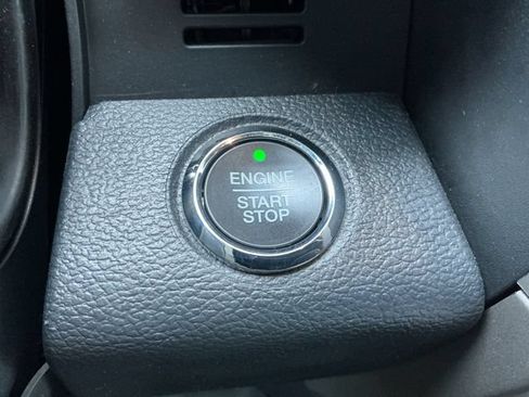 Used 2022 Ford F250 Lariat w/ Black Appearance Package AWD/4WD image 26