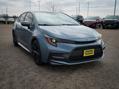 Used 2022 Toyota Corolla SE image 3