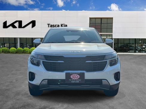 Used 2024 Kia Seltos LX AWD/4WD image 2