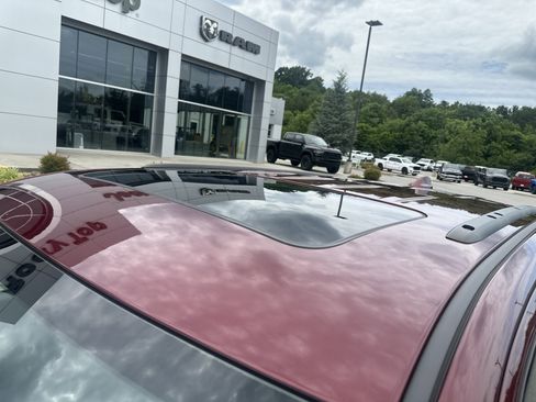 Used 2022 Jeep Grand Cherokee Laredo X AWD/4WD image 14