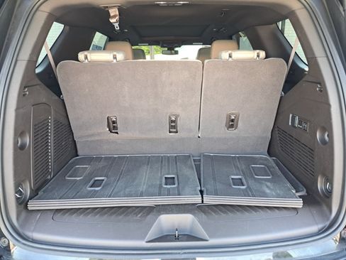 Used 2022 Chevrolet Tahoe LT w/ Luxury Package AWD/4WD image 25