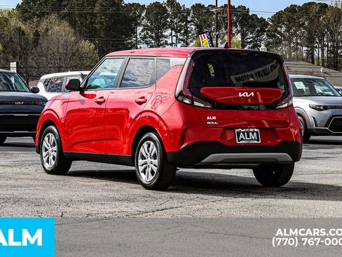 Used 2025 Kia Soul LX FWD image 7