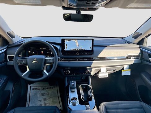 New 2026 Mitsubishi Outlander SE image 24