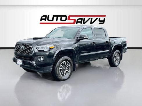 Used 2022 Toyota Tacoma TRD Sport w/ Black Out Package (TMS) AWD/4WD image 3
