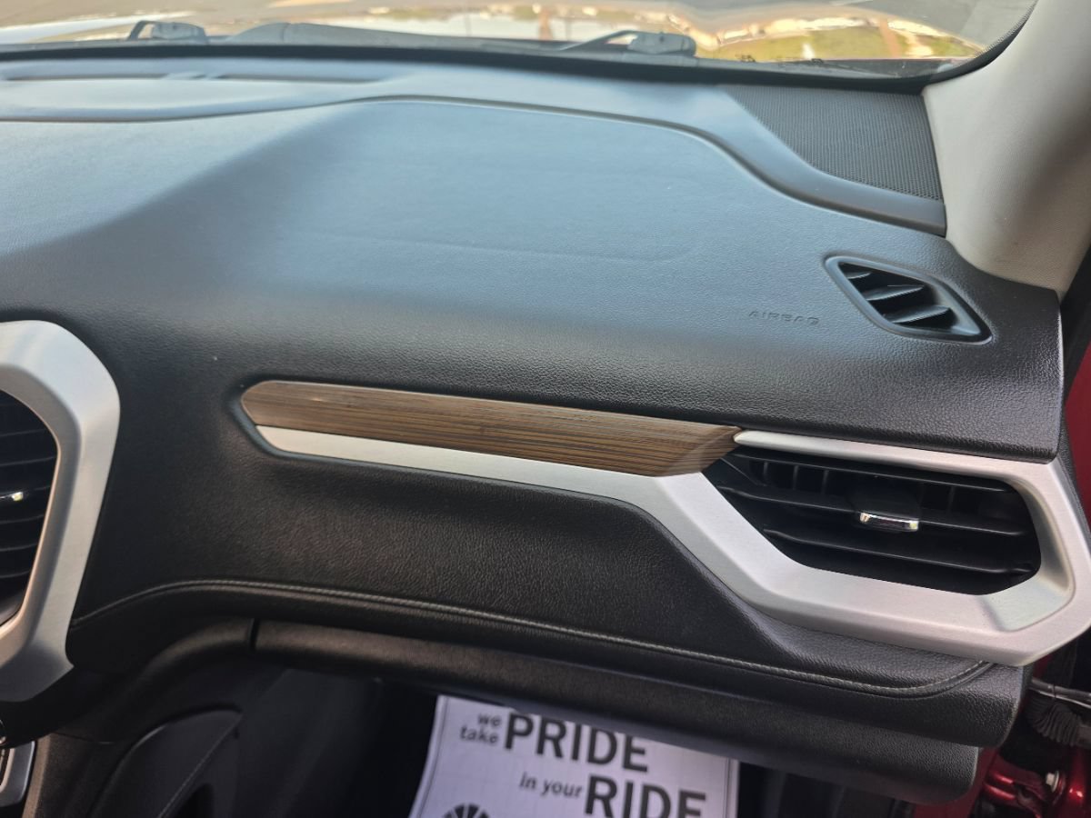 Used 2020 GMC Acadia SLE FWD image 24