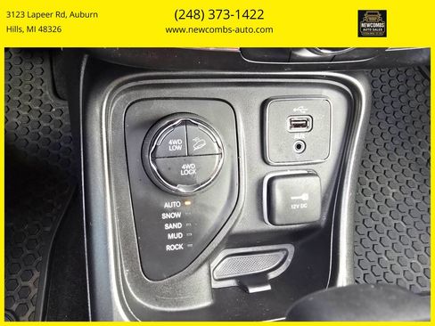 Used 2018 Jeep Compass Trailhawk w/ Cold Weather Group image 18