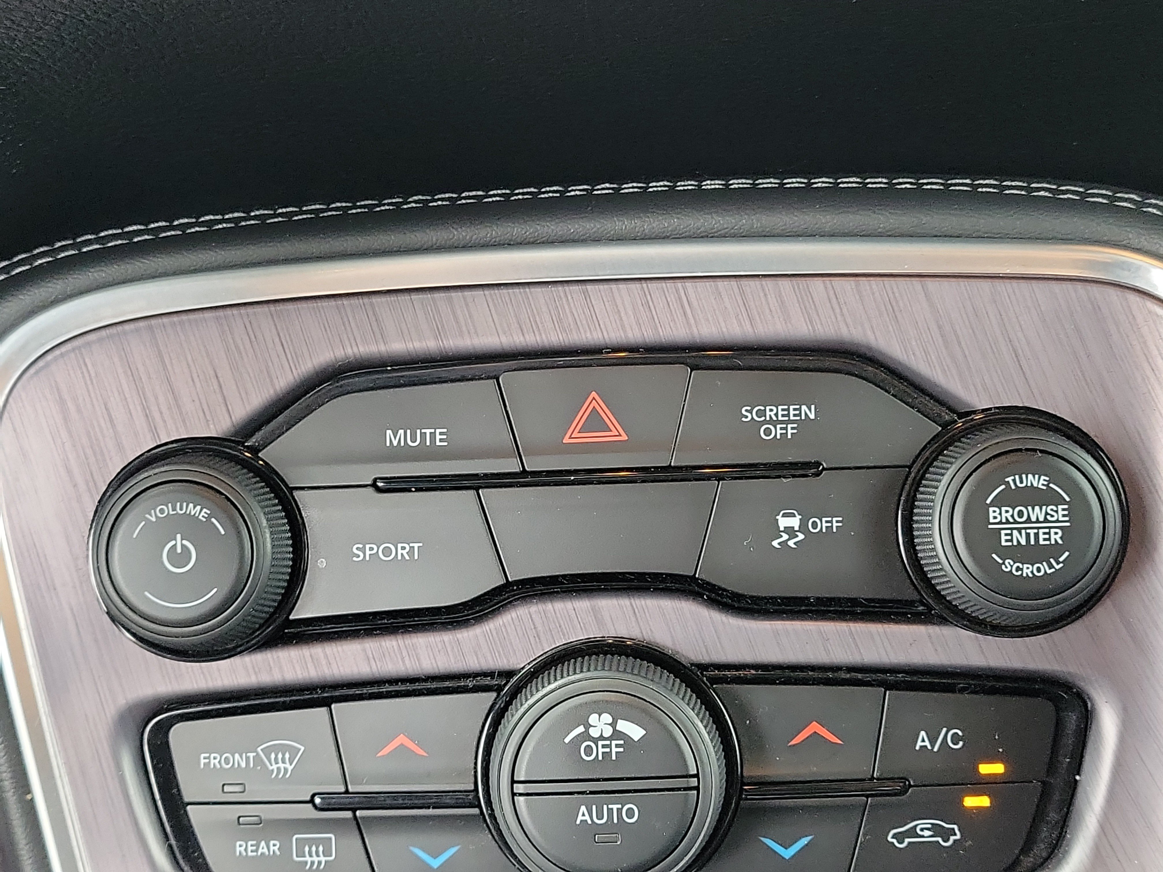 Used 2017 Dodge Challenger R/T RWD image 19