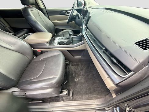 Certified 2025 Kia Carnival FWD image 13