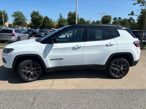Used 2026 Jeep Compass Limited AWD/4WD image 5