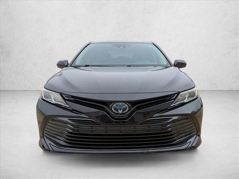 Used 2019 Toyota Camry LE image 2