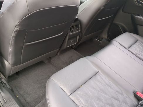 Used 2025 Nissan Rogue Platinum image 19