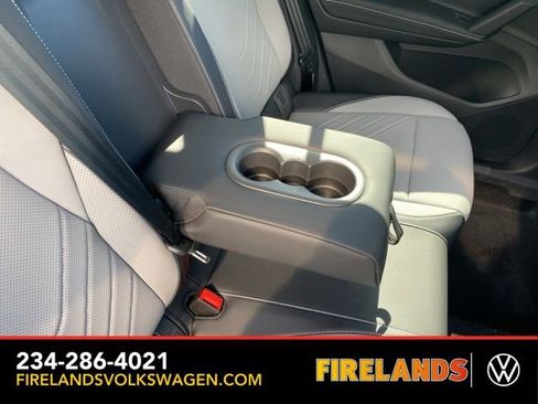 New 2025 Volkswagen Tiguan SE image 53