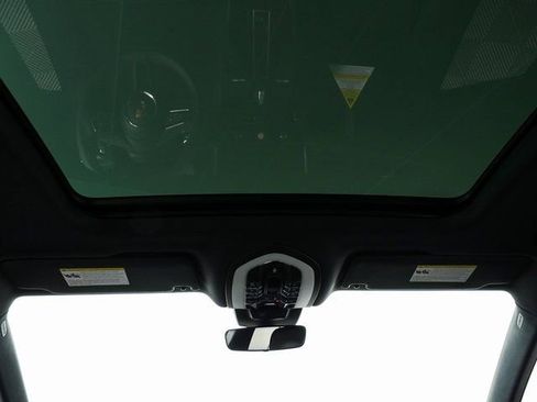 New 2026 Porsche Macan image 21