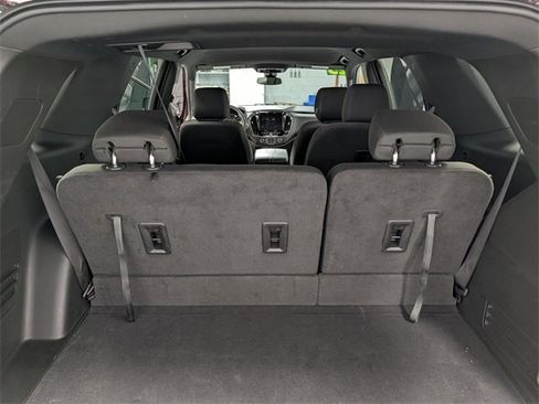 Used 2023 Chevrolet Traverse LT image 14