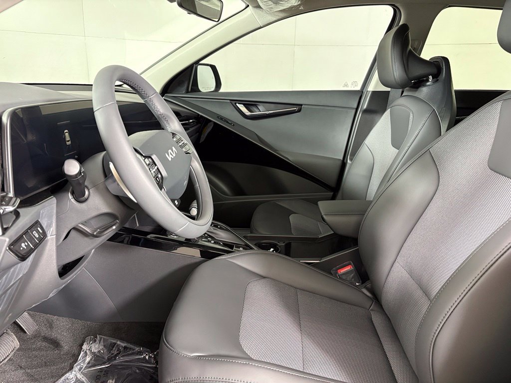 New 2026 Kia Niro EX FWD image 21