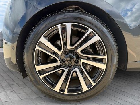 New 2026 Land Rover Range Rover Autobiography AWD/4WD image 9