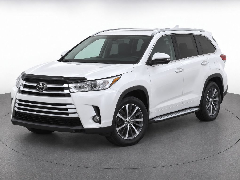 Used 2017 Toyota Highlander XLE FWD image 2