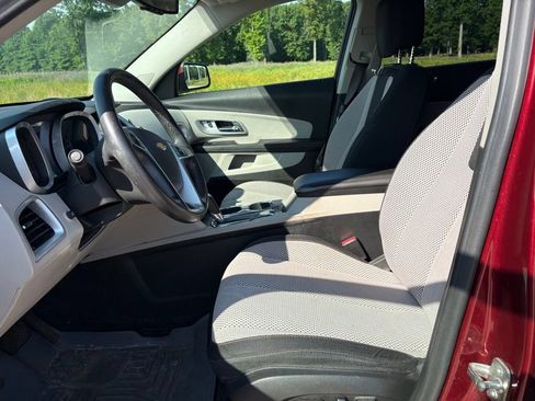 Used 2017 Chevrolet Equinox LT w/ Convenience Package FWD image 12