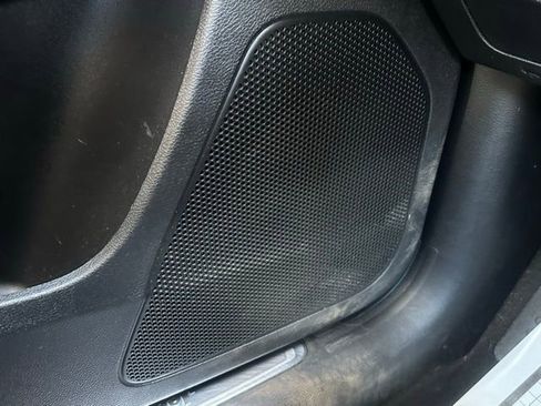 Used 2020 Jeep Cherokee Limited image 18