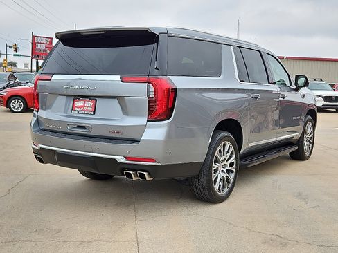 Used 2025 GMC Yukon XL Denali image 3