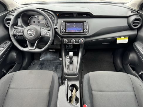 Certified 2025 Nissan Kicks Play S image 12