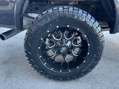 Used 2015 Ford F150 Platinum w/ Max Trailer Tow Package image 17