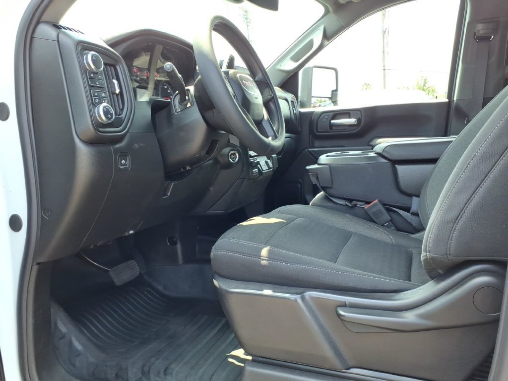 Used 2024 GMC Sierra 3500 Pro w/ Convenience Package AWD/4WD image 12