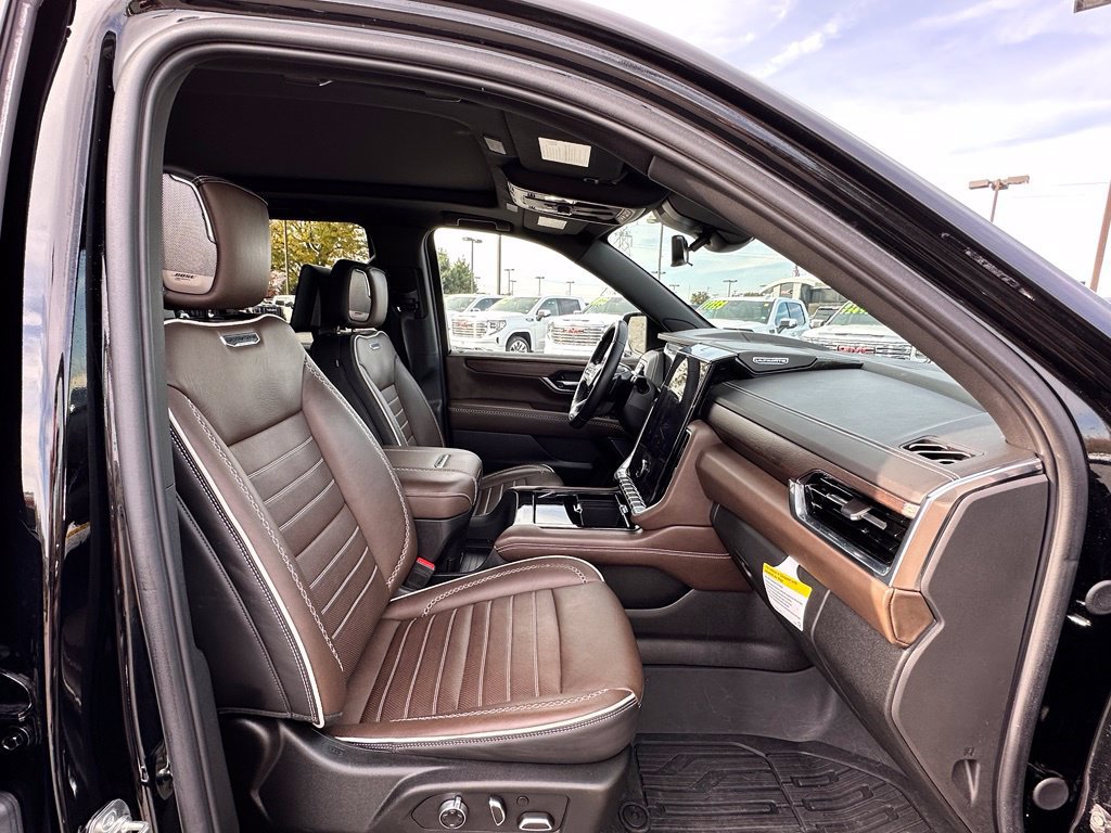 Certified 2025 GMC Yukon Denali Ultimate AWD/4WD image 12