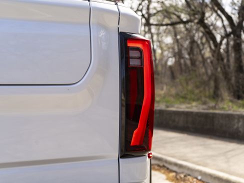 Used 2024 GMC Sierra 3500 Denali w/ Denali Reserve Package image 13