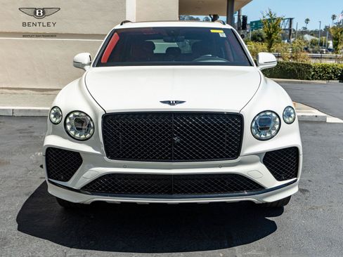 Used 2022 Bentley Bentayga AWD/4WD image 2