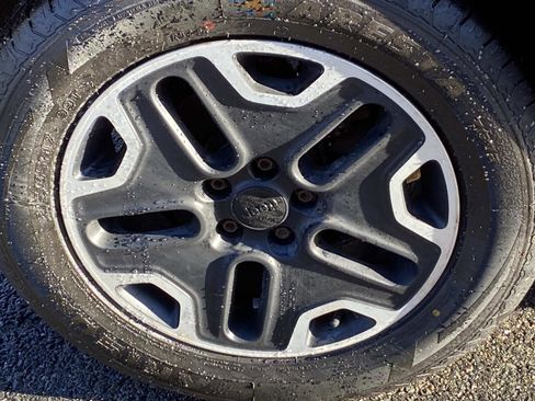 Used 2015 Jeep Renegade Trailhawk image 23