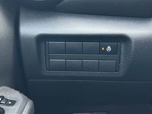 Used 2021 Nissan Kicks SR w/ SR Premium Package FWD image 27