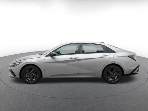 Used 2026 Hyundai Elantra Sport FWD image 5
