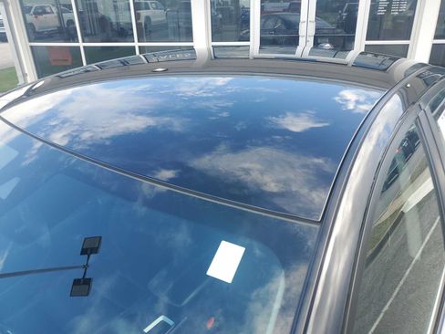 Used 2025 Nissan Altima 2.5 SV FWD image 11