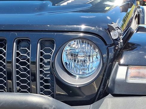Used 2022 Jeep Wrangler Unlimited Rubicon w/ Safety Group AWD/4WD image 9