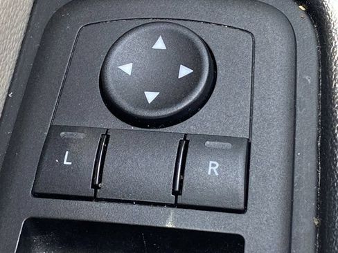 Used 2023 Chrysler Voyager LX FWD image 15